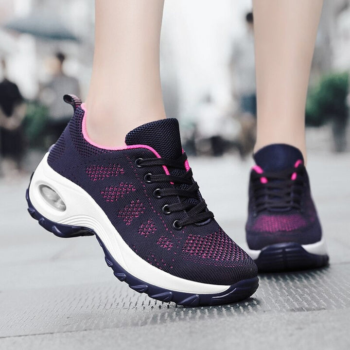 Détail des chaussures femmes Neoli, confort pieds, soutien plantaire avancé.