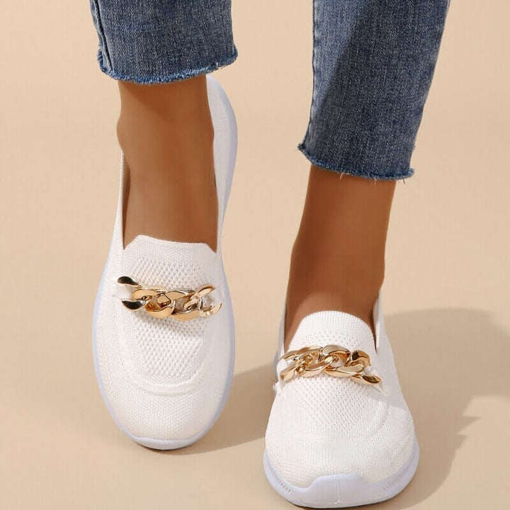 Tissu respirant chaussures femme orthopédiques, confort et aération pour un soutien plantaire optimal.