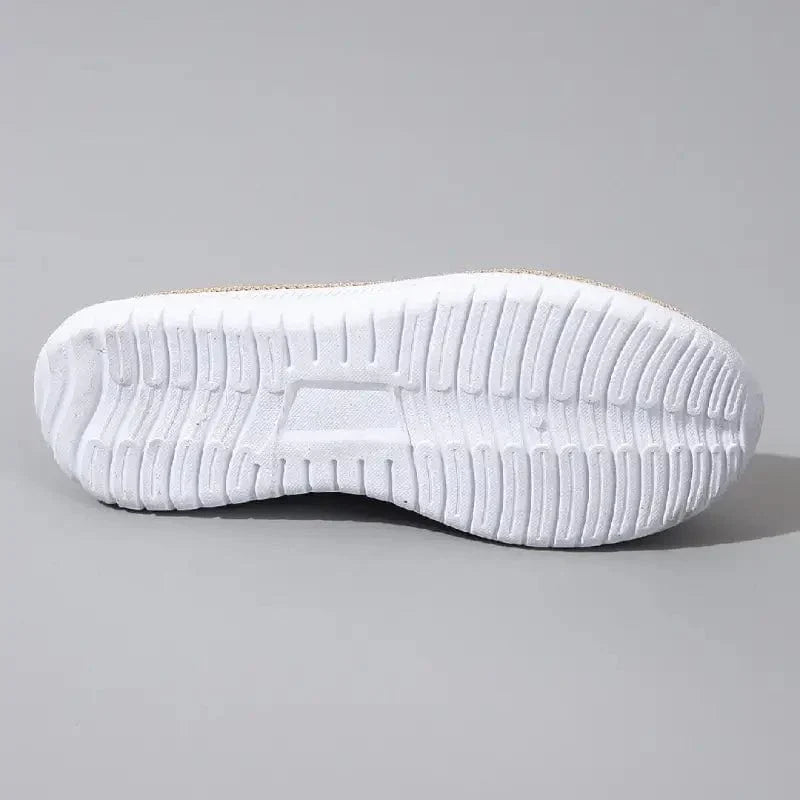 Chaussures orthopédiques respirantes pour femme, soulagent fasciite plantaire et offrent confort.