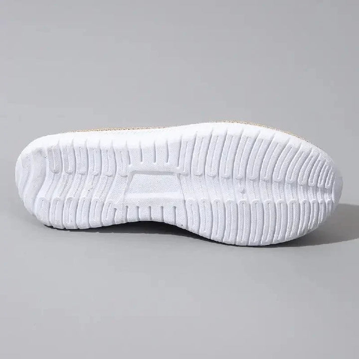 Chaussures orthopédiques respirantes pour femme, soulagent fasciite plantaire et offrent confort.