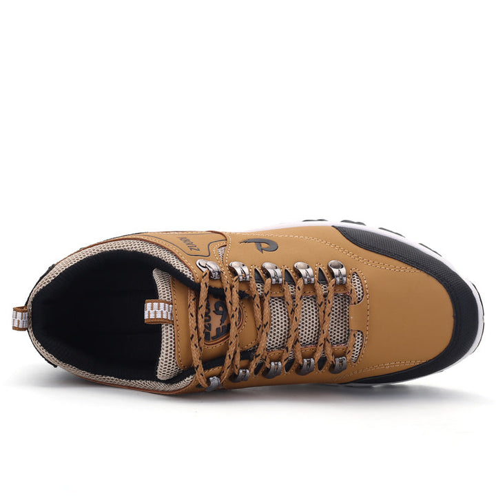 Modèle unisexe de chaussures orthopédiques assurant un confort et un soutien des pieds optimal.
