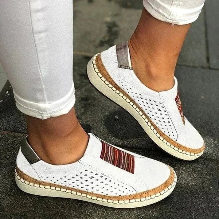 Chaussures orthopédiques femme beige, design élégant avec semelle antidérapante, fermeture ajustable, tailles 35-43.