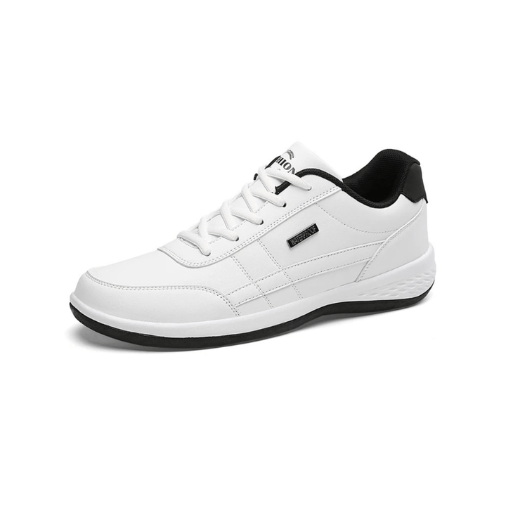 "Chaussures orthopédiques homme blanches, style moderne et soutien ergonomique pour confort optimal et élégance."