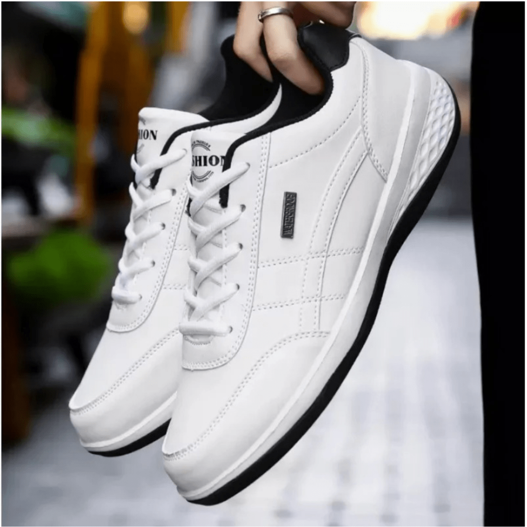 "Chaussures orthopédiques homme blanches, style moderne et soutien ergonomique pour confort optimal et élégance."