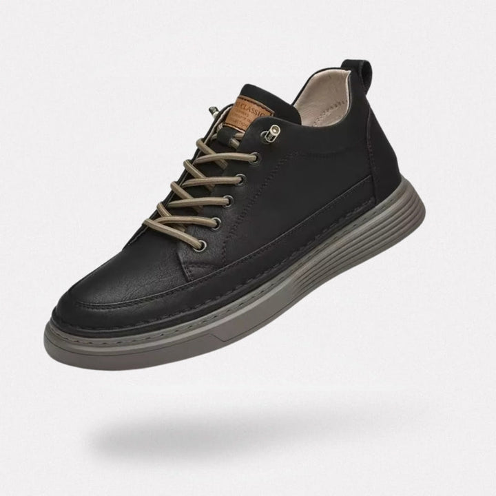 "Chaussures orthopédiques homme cuir véritable, élégantes et confortables, semelle ergonomique pour un soutien optimal."