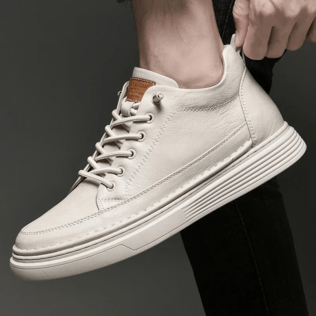 "Chaussures orthopédiques homme cuir véritable, élégantes et confortables, semelle ergonomique pour un soutien optimal."