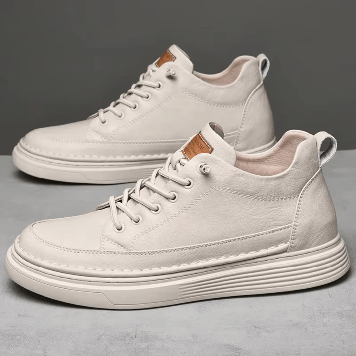 "Chaussures orthopédiques homme cuir véritable, élégantes et confortables, semelle ergonomique pour un soutien optimal."