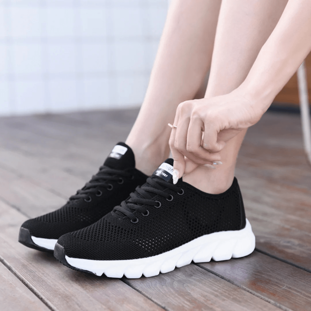 "Chaussures orthopédiques modernes pour femmes, confort respirable, design élégant, couleurs : Blanc, Noir, Rose."