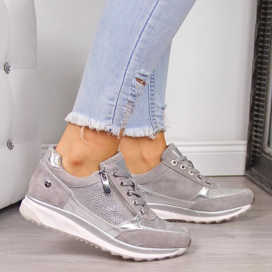 Chaussures orthopédiques Tamara beige chic pour femmes, confort optimal et style décontracté pour toutes occasions.