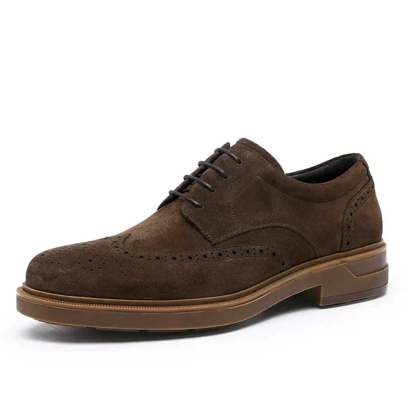 Vue complète de chaussures Oxford habillées pour hommes, design classique, confortables pour événements formels.
