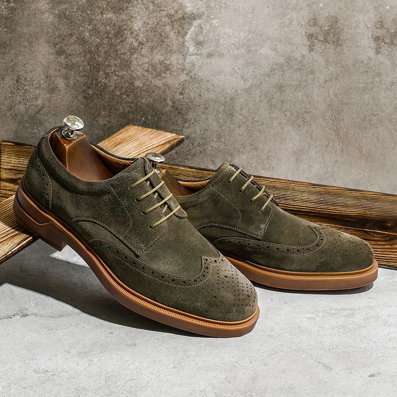 Chaussures Oxford homme, vue latérale, polyvalentes pour un look élégant ou décontracté, cuir de qualité, classiques.