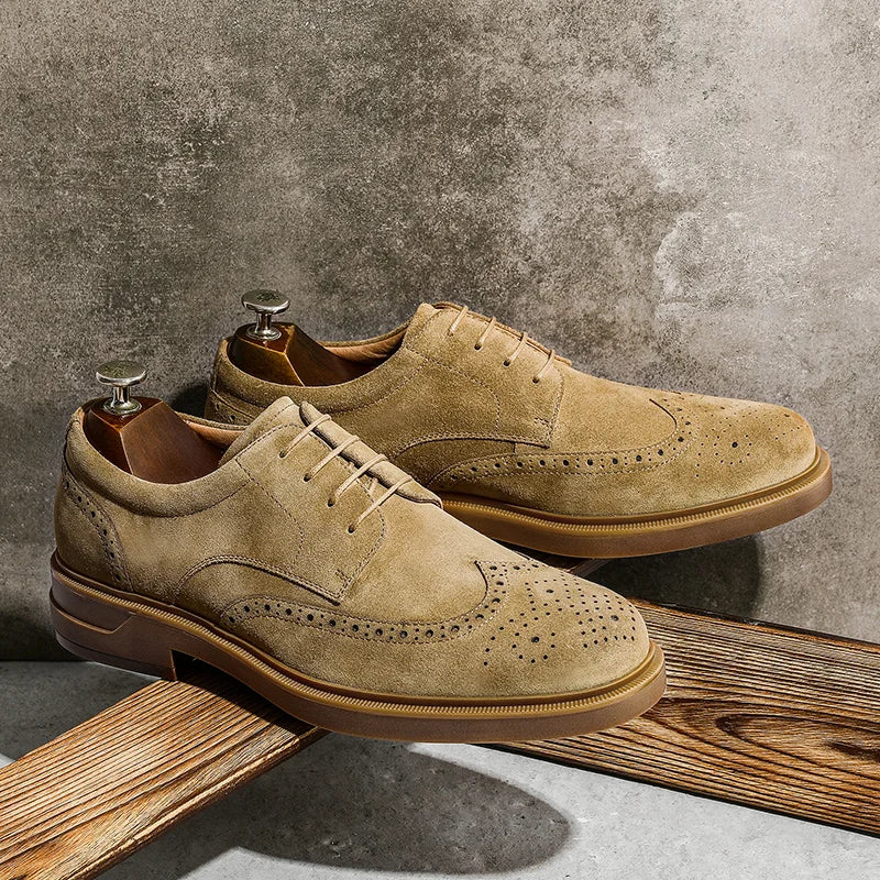 Chaussures Oxford robustes pour hommes, style classique intemporel, confortables pour un usage quotidien et élégant.