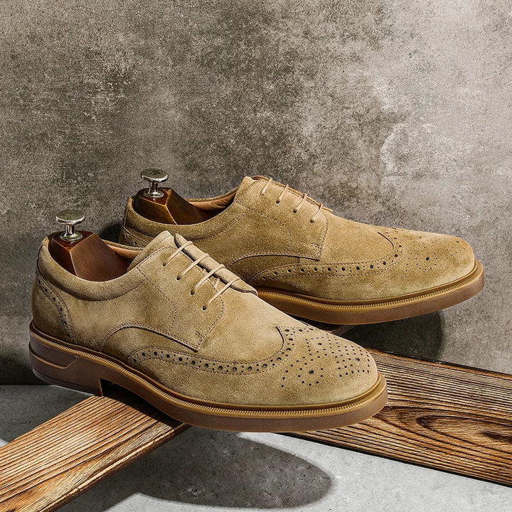 Chaussures Oxford robustes pour hommes, style classique intemporel, confortables pour un usage quotidien et élégant.