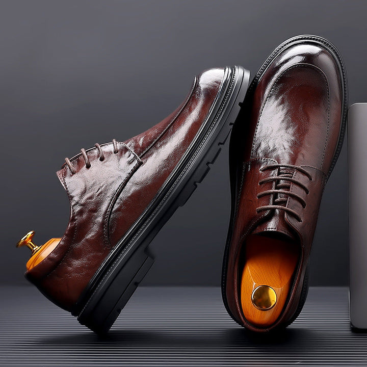 "Chaussures Oxford homme en cuir grainé, élégantes et durables, idéales pour événements formels, vue de face"