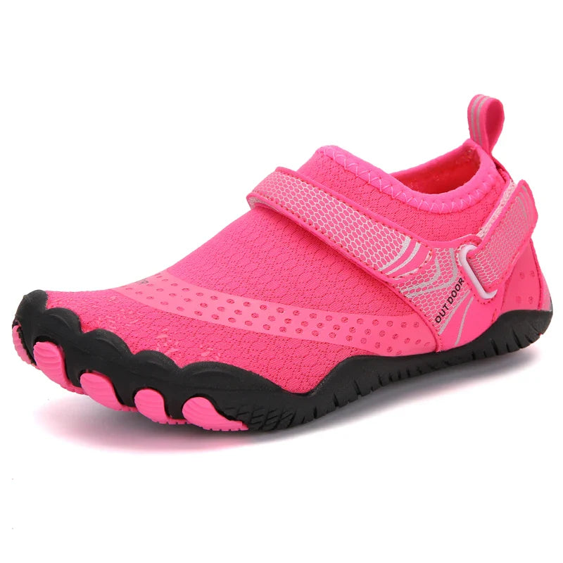 Chaussures aquatiques élastiques femmes et enfants, faciles à enfiler, pour un confort optimal.