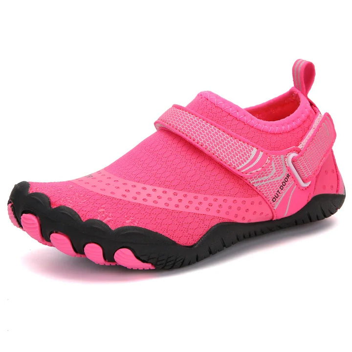 Chaussures aquatiques élastiques femmes et enfants, faciles à enfiler, pour un confort optimal.