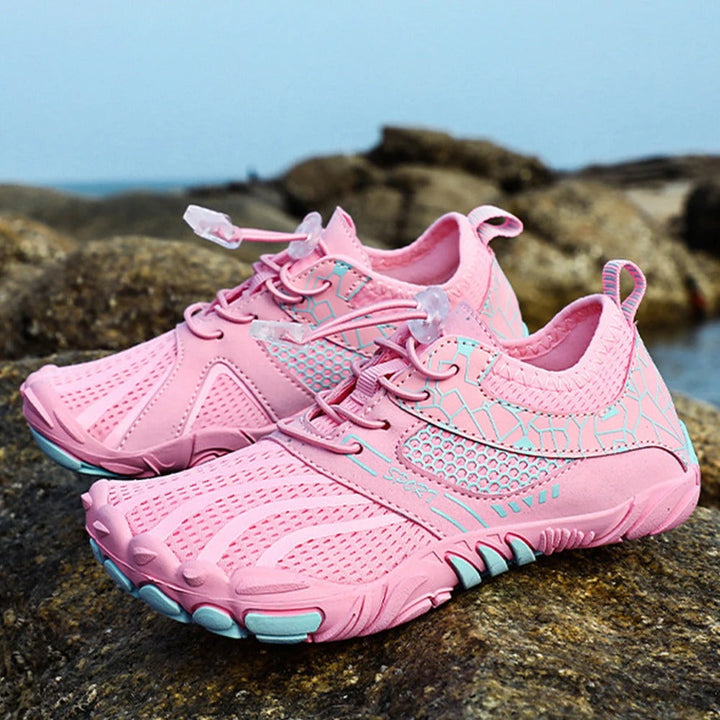 Chaussures aquatiques pieds nus enfants, séchage rapide, idéales pour la plage, la piscine et les jeux d'eau.