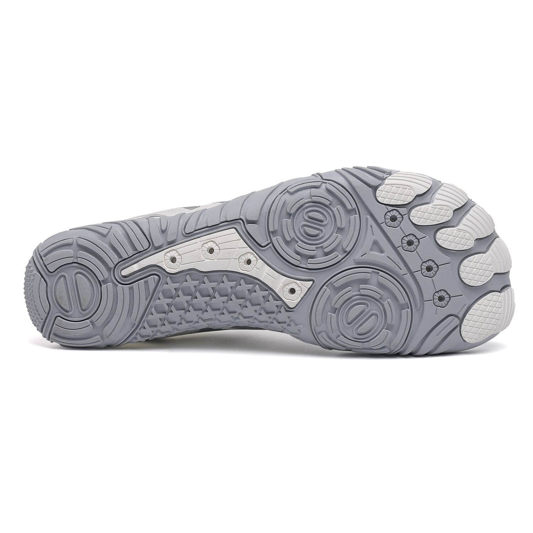 Chaussures pieds nus flexibles encourageant mouvement naturel et confort des orteils, parfaites pour le sport.