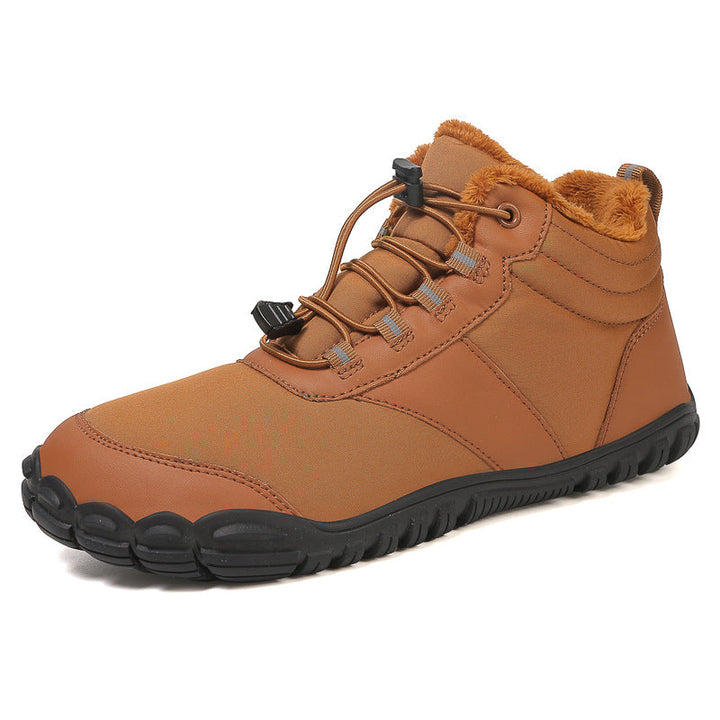 Protection hivernale : chaussures imperméables, chaudes et pieds nus. Idéales pour la randonnée en neige.
