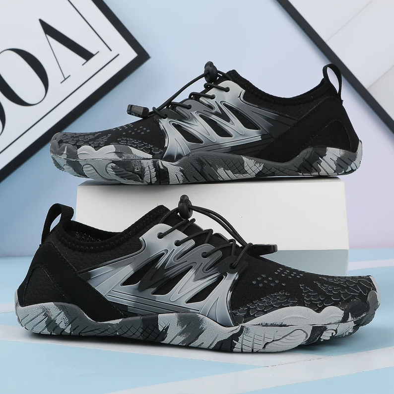 Chaussures de sport respirantes pour hommes, idéales pour la marche ou la course. Conception minimaliste et légère.