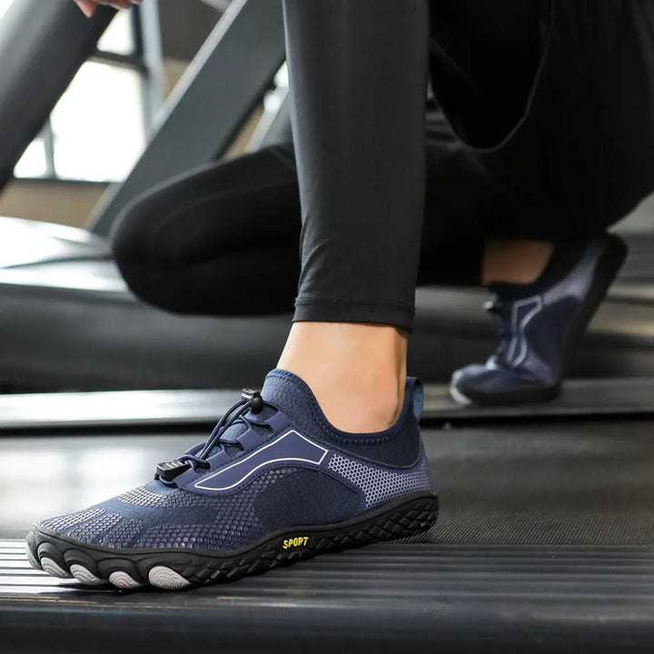 Paire de chaussures ORTHOPECA antidérapantes offrant une protection optimale et le confort d'une sensation pieds nus.