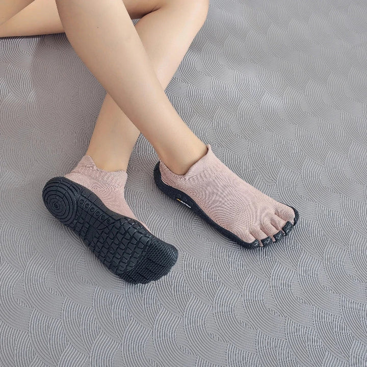 Chaussures aquatiques pieds nus unisexes, idéales pour la plage ou la piscine, offrant légèreté, souplesse et séchage rapide.