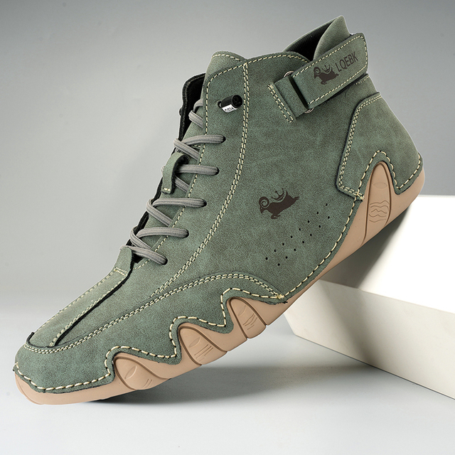 Gros plan sur la semelle antidérapante des chaussures pieds nus Wandara, essentielle pour la sécurité extérieure.