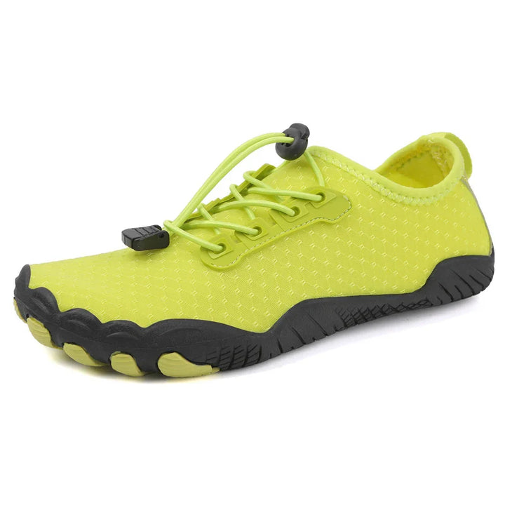 Chaussures pieds nus durables pour la randonnée et le trail. Confort et protection pour toutes activités extérieures.