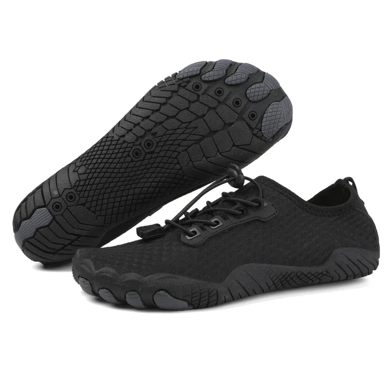 Chaussures pieds nus respirantes pour randonnée et trail, confort optimal pour activités aquatiques et extérieures.
