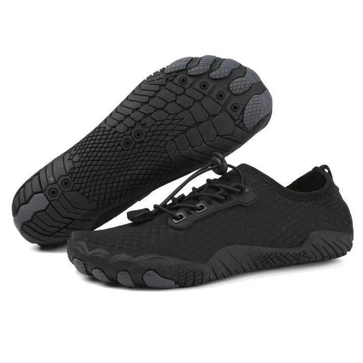 Chaussures pieds nus respirantes pour randonnée et trail, confort optimal pour activités aquatiques et extérieures.