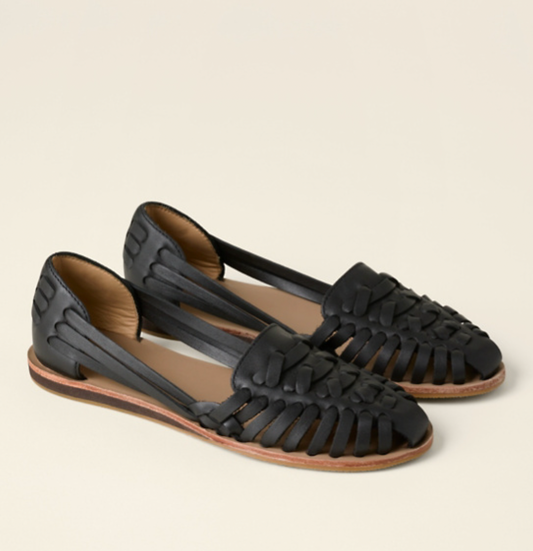 Chaussures plates ouvertes Viktoria pour femmes, confortables et élégantes, idéales pour l'été.