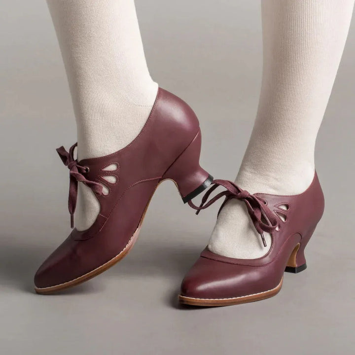 Talons femmes confortables et élégants, design rétro à talon bas, parfaites pour la mode.
