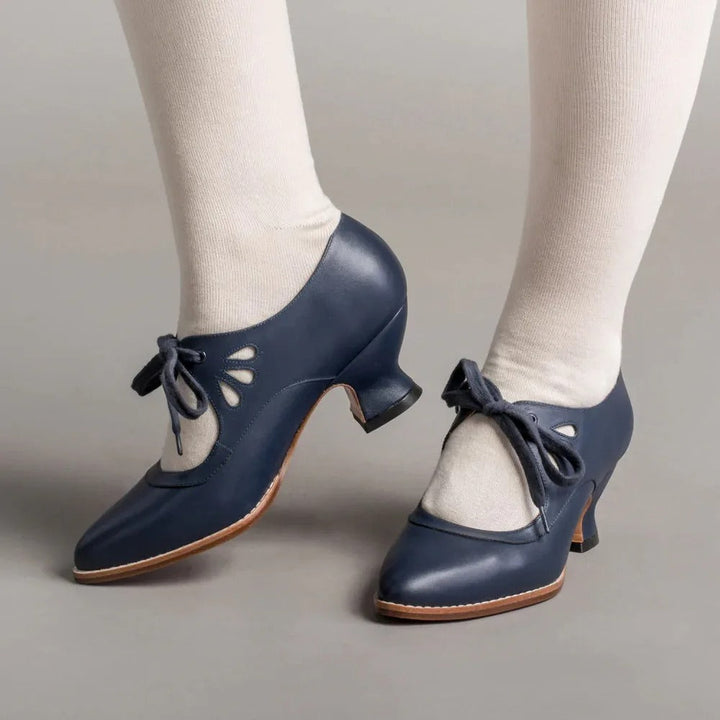 Chaussures femmes à talon bas, style rétro chic, confortables pour un usage prolongé.
