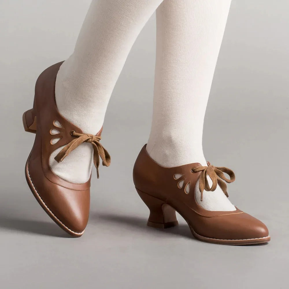 Escarpins rétro confortables pour femmes, talon bas pour un chic intemporel.