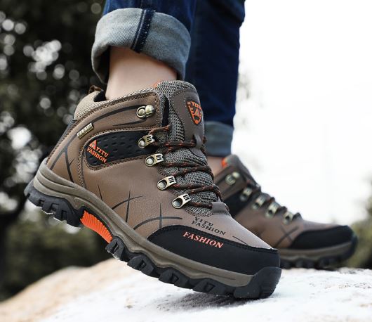 Chaussures randonnée homme, robustes et confortables.  Idéales pour la montagne.