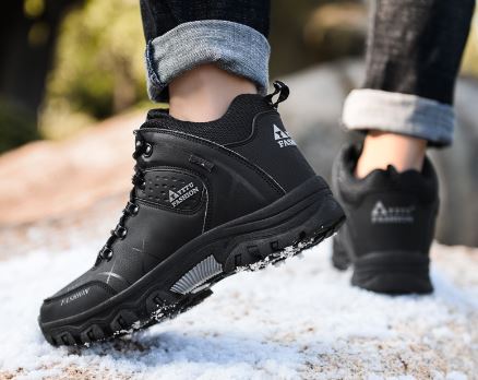 Chaussures randonnée homme, robustes et confortables.  Idéales pour la montagne.