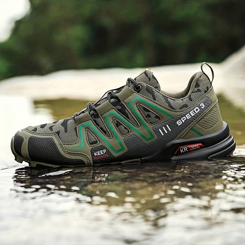 Chaussures randonnée imperméables. Design moderne, confort et durabilité pour toutes conditions.