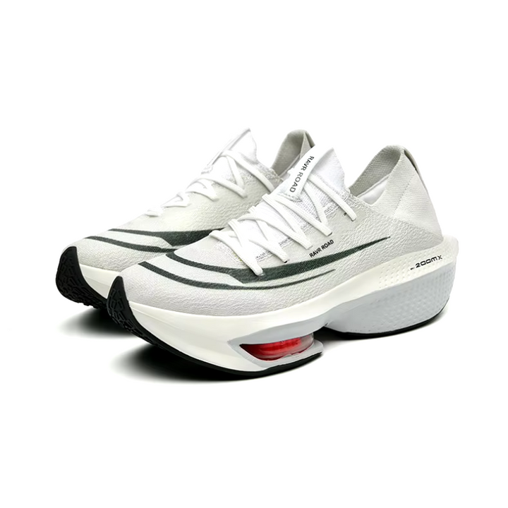 Chaussures running femme légères et respirantes. Design aéré, semelle amortissante pour course rapide et confortable.