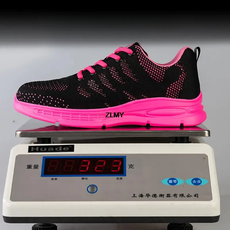 Chaussures sécurité femme noires professionnelles. Confort léger, embout acier et semelle anti-perforation.