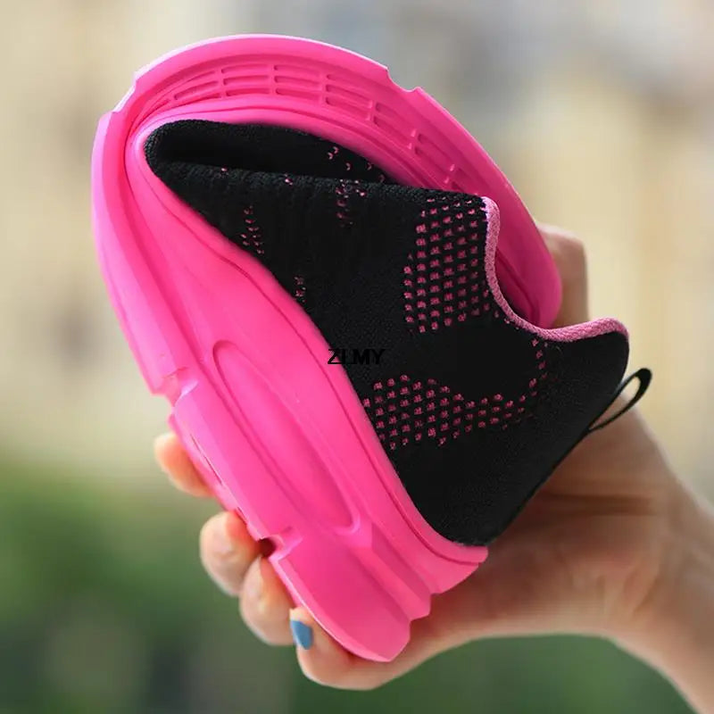 Chaussures sécurité femme avec embout acier et protection anti-perforation. Idéales travail, légères & respirantes.