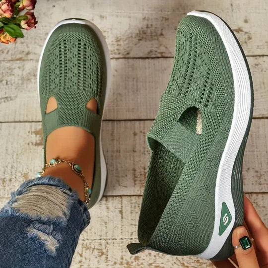 Chaussures plates femme décontractées, confortables et respirantes, avec une facilité d'enfilage slip-on.