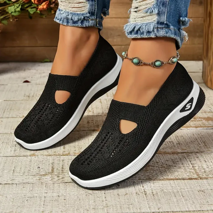 Chaussures de marche confortables pour femme, modèle slip-on, parfaites pour le quotidien et activités légères.