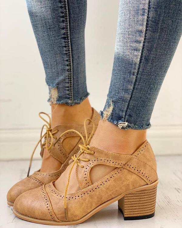 Chaussures à talons grises vintage pour femmes, style rétro chic, confortables pour le quotidien.