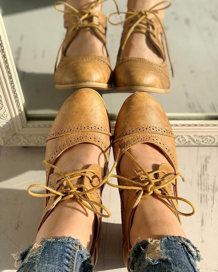 Chaussures à talons femmes, design vintage intemporel et élégant, parfait pour soirée ou look rétro.
