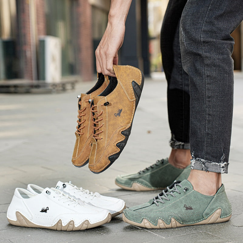 Chaussures unisexes confortables. Modèle élégant et moderne.  Semelles souples et respirantes.