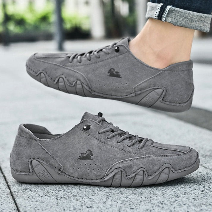 Chaussures unisexes confortables. Modèle élégant et moderne.  Semelles souples et respirantes.