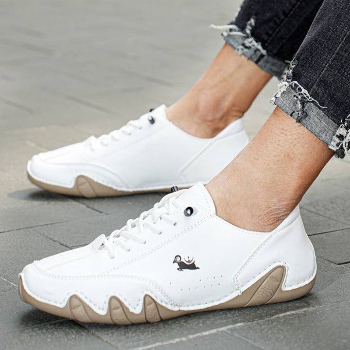 Chaussures unisexes confortables. Modèle élégant et moderne.  Semelles souples et respirantes.
