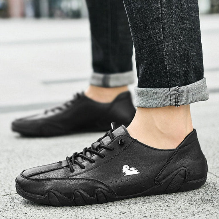 Chaussures unisexes confortables. Modèle élégant et moderne.  Semelles souples et respirantes.