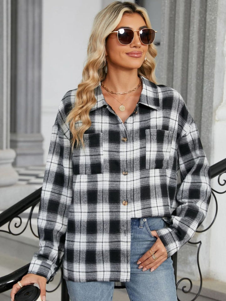 "Chemise à carreaux femme manches longues, style chic, col structuré, couleurs variées, matériau doux et résistant."