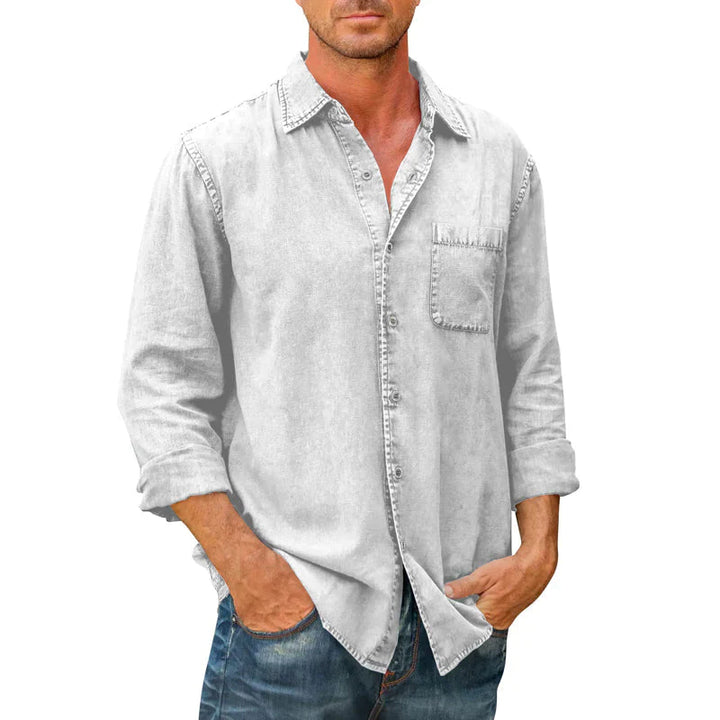 Chemise homme décontractée, boutonnée, manches longues, pour un confort maximal et un style polyvalent.
